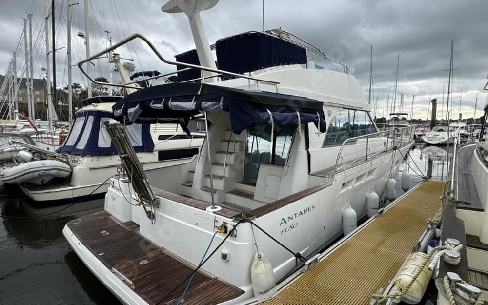 slider 2 Beneteau Antares 13.80