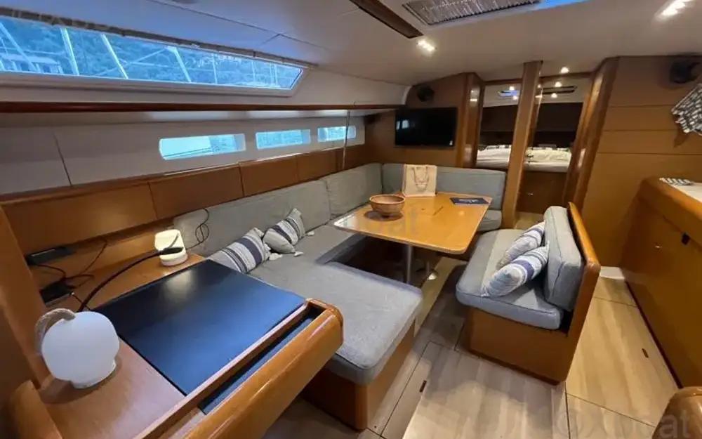 slider 2 Jeanneau Sun Odyssey 519