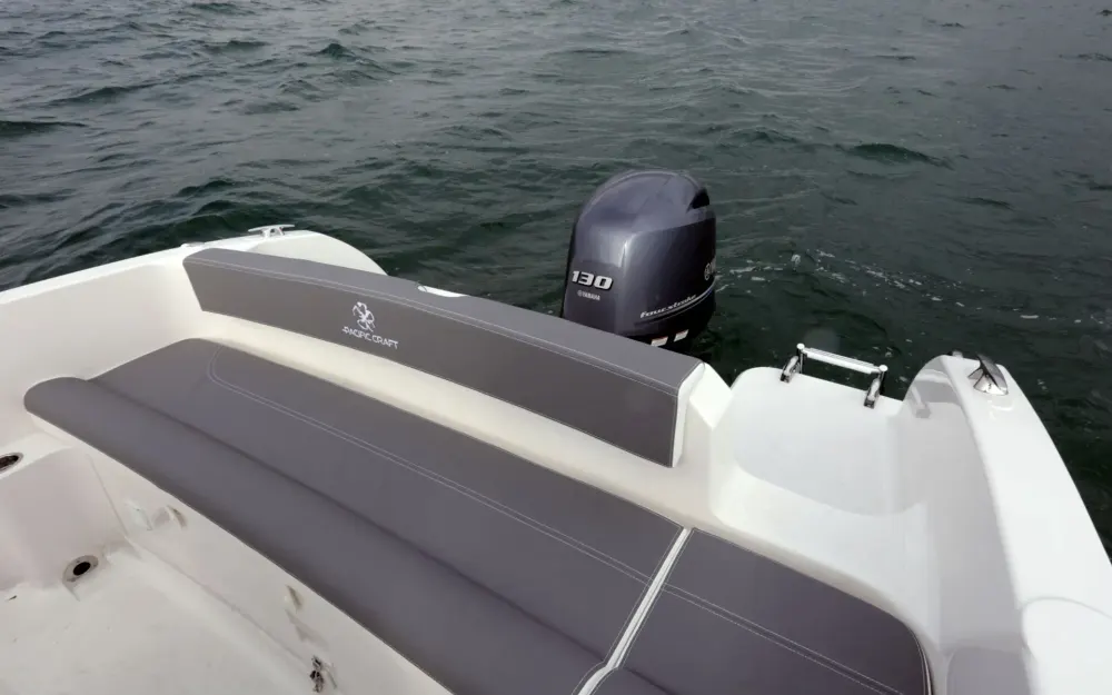 slider 2 Pacific Craft  625 Open - null