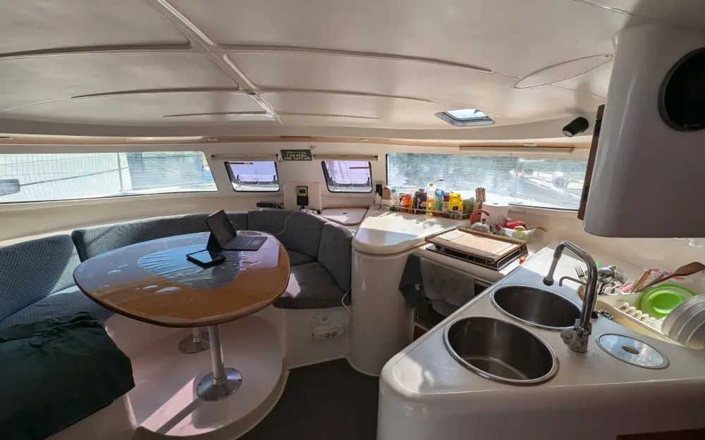 slider 30 Fountaine Pajot Athena 38 - null
