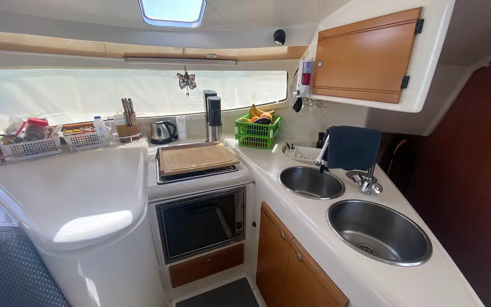 slider 32 Fountaine Pajot Athena 38