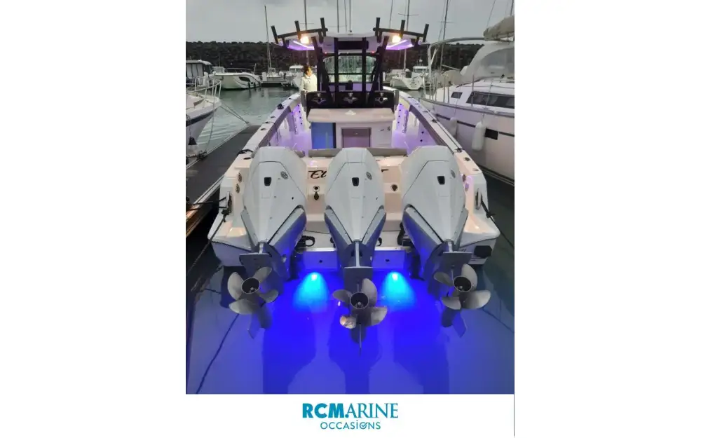 slider 3 Wellcraft Fisherman 352