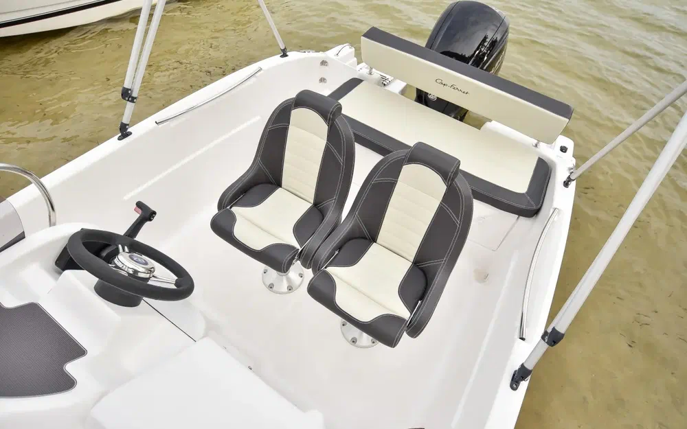 slider 1 B2 Marine Cap Ferret 572