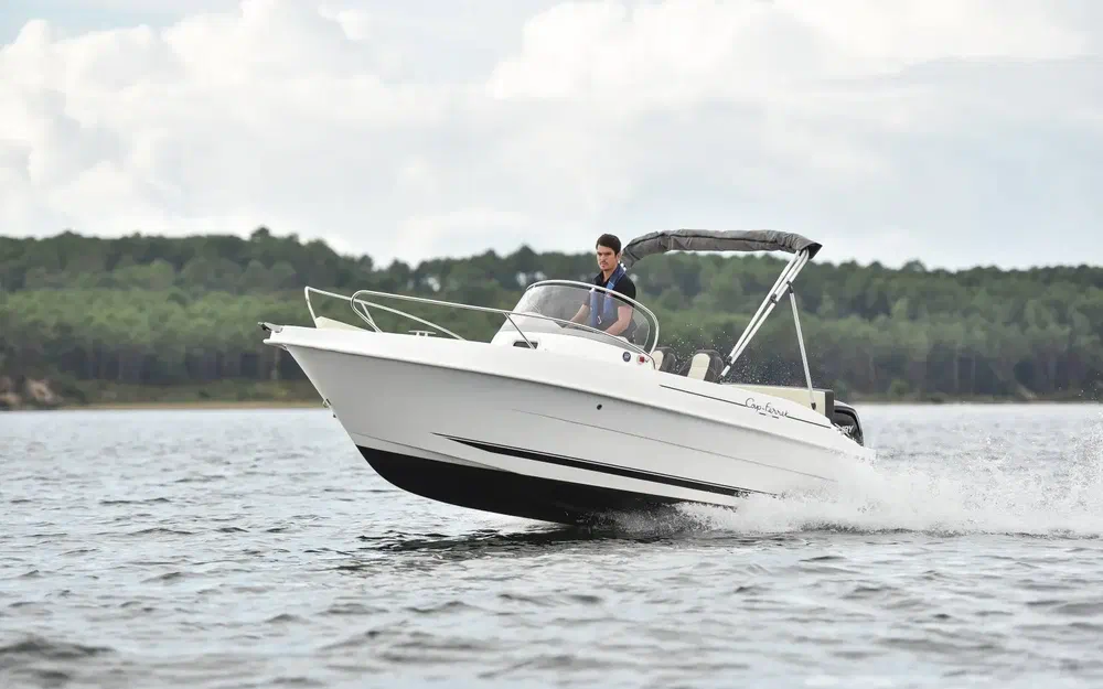 slider 4 B2 Marine Cap Ferret 572