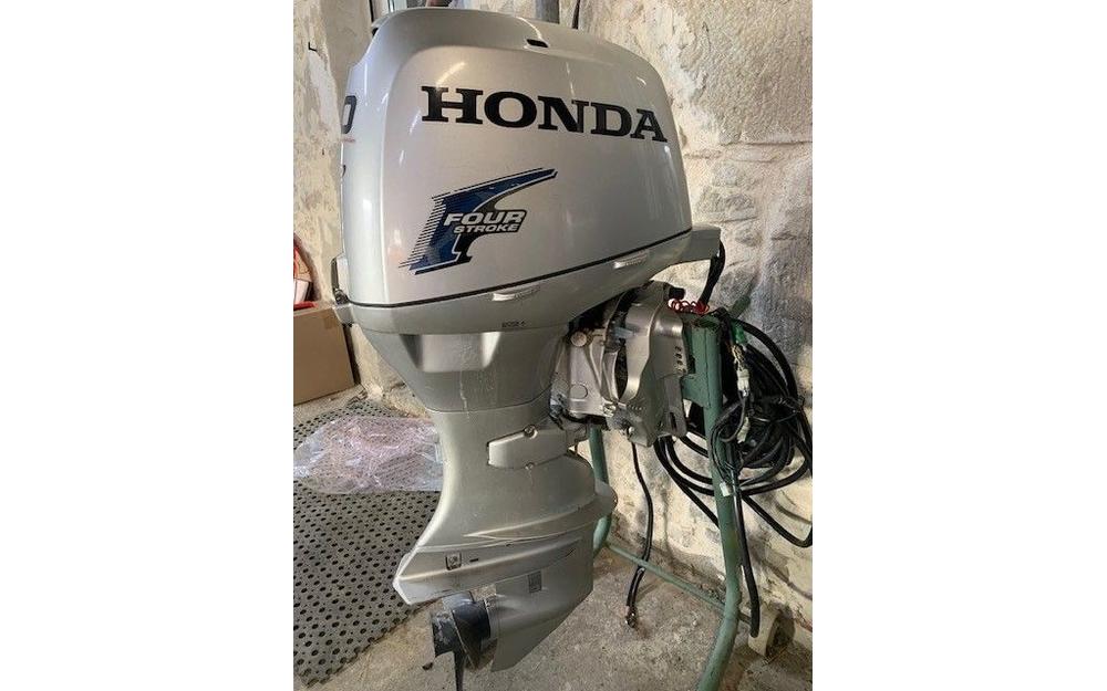 slider 1 MOTEUR HORS-BORD HONDA 50CV 4 TEMPS