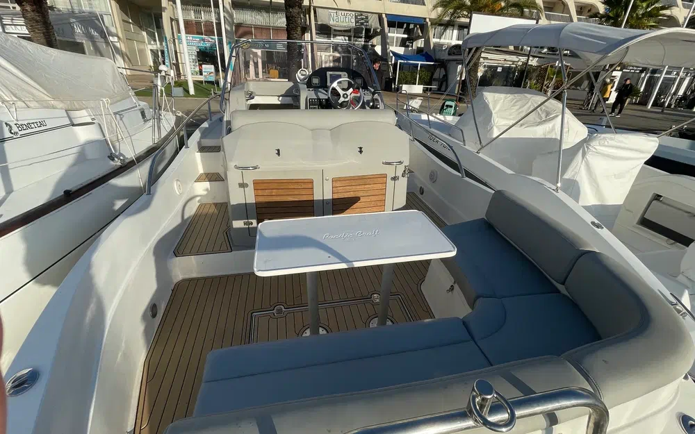 slider 4 Pacific Craft 815 SC