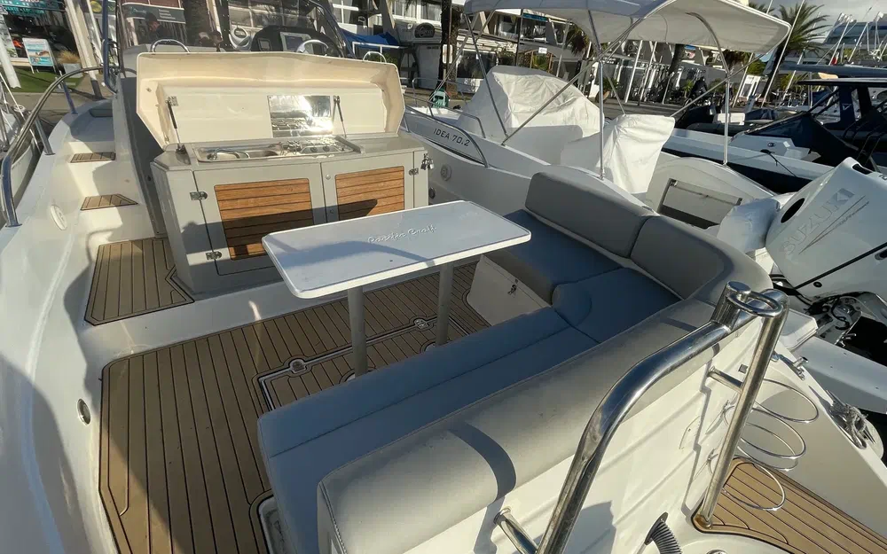 slider 5 Pacific Craft 815 SC