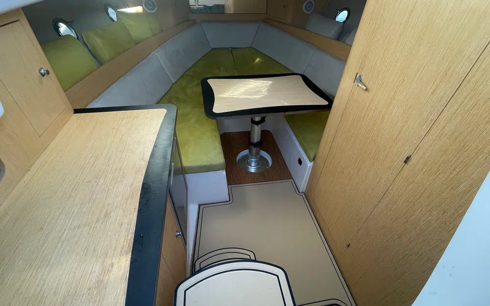 slider 7 Pacific Craft 815 SC