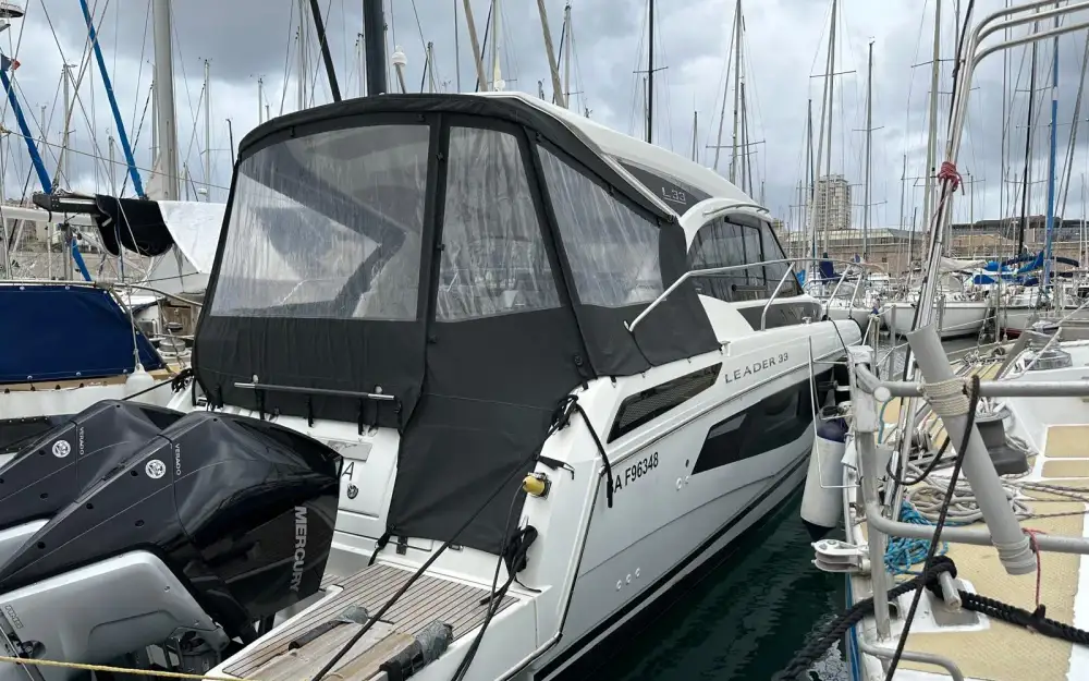 slider 2 Jeanneau Leader 33