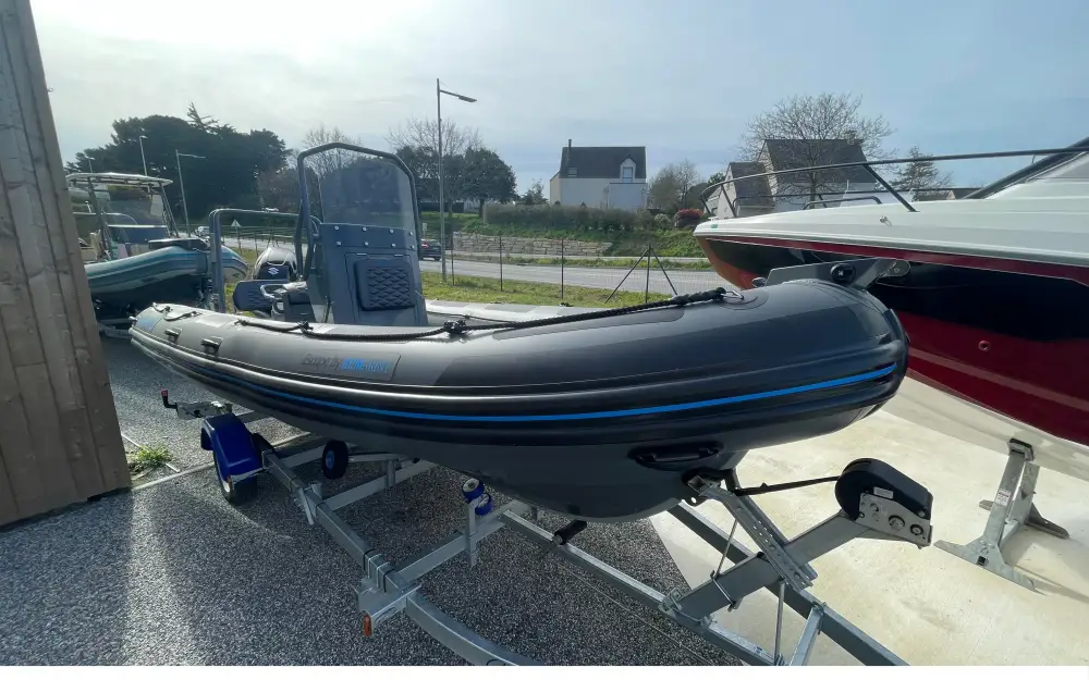 slider 2 Highfield Escape 600 Family