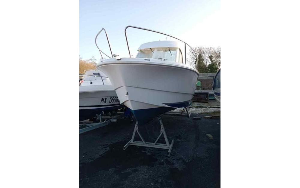 slider 0 Beneteau Antares 620 Fishing