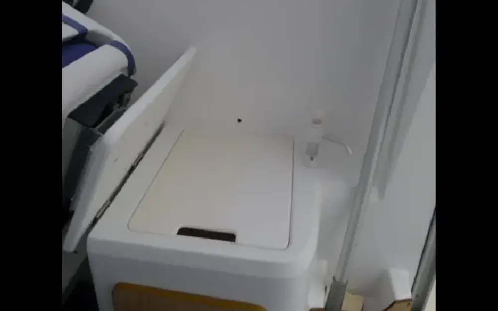 slider 9 Beneteau Antares 580