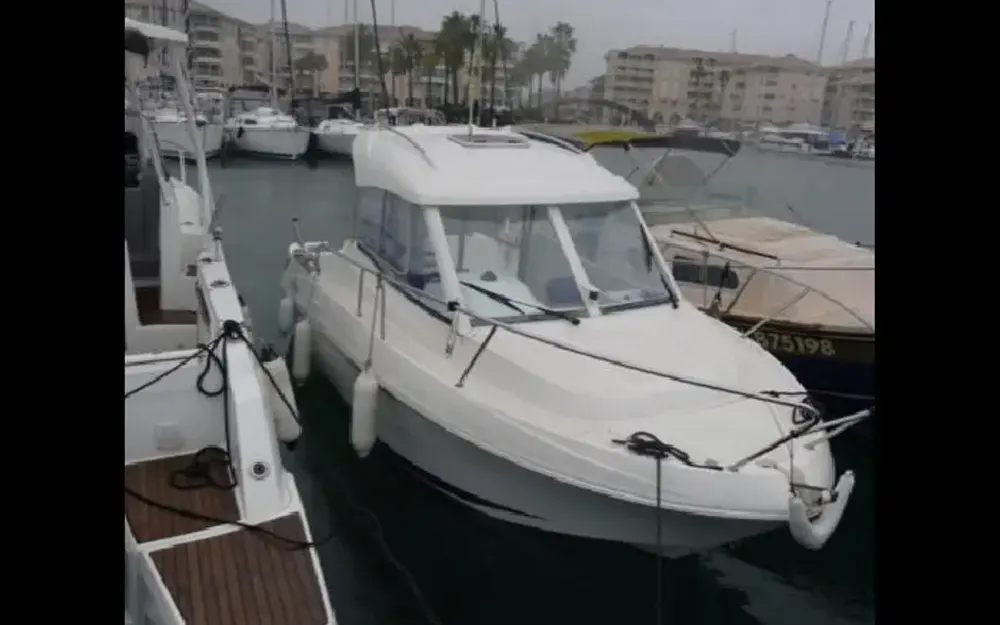 slider 1 Beneteau Antares 580