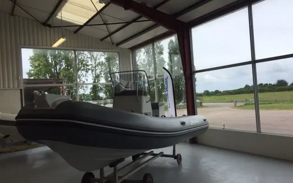 slider 4 Capelli Tempest 560