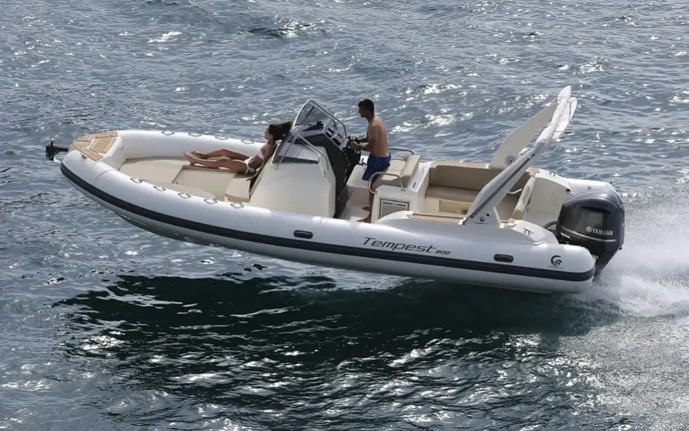 slider 1 Capelli Tempest 800