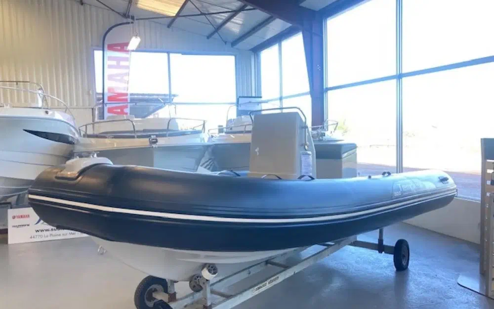 slider 0 Capelli Tempest 500