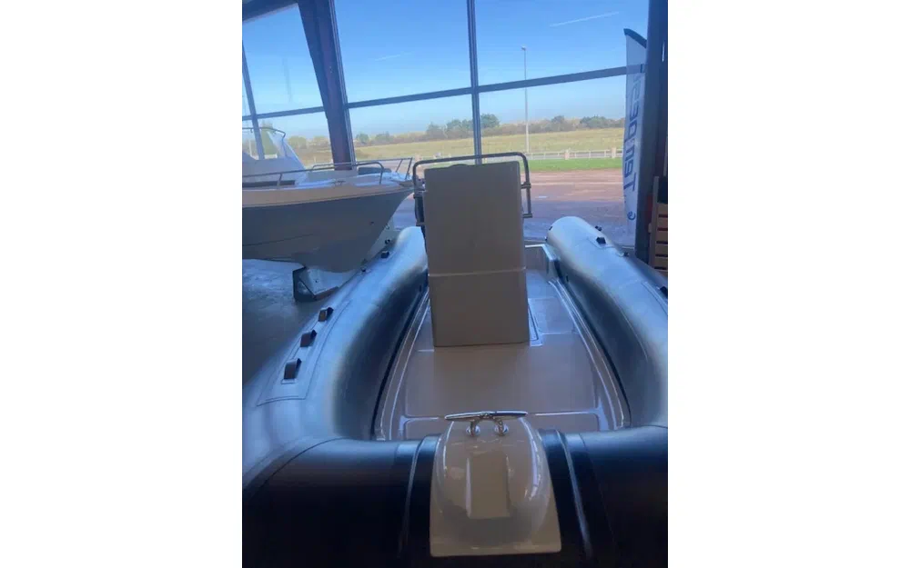 slider 2 Capelli Tempest 500