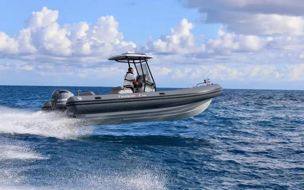 slider 1 Capelli Tempest 750