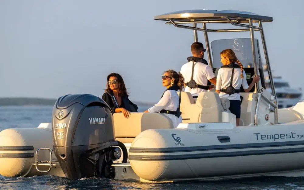 slider 4 Capelli Tempest 750