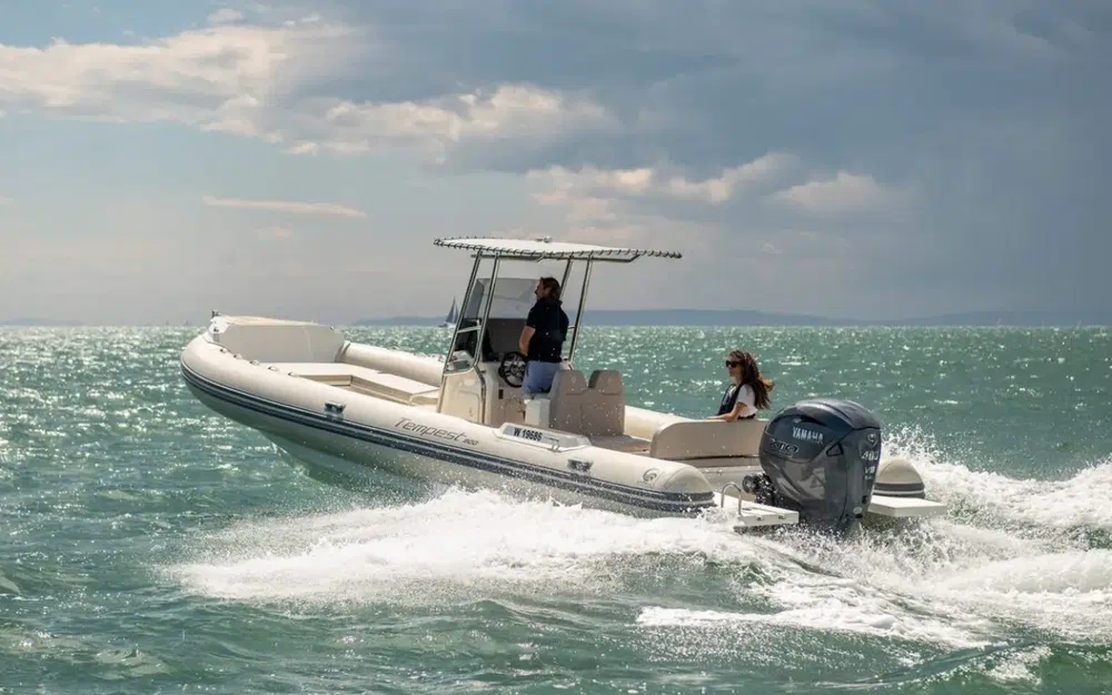 slider 1 Capelli Tempest 900