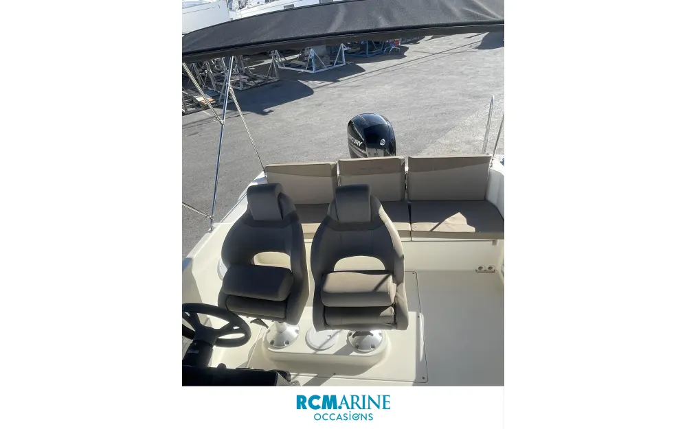 slider 10 Quicksilver  675Sundeck