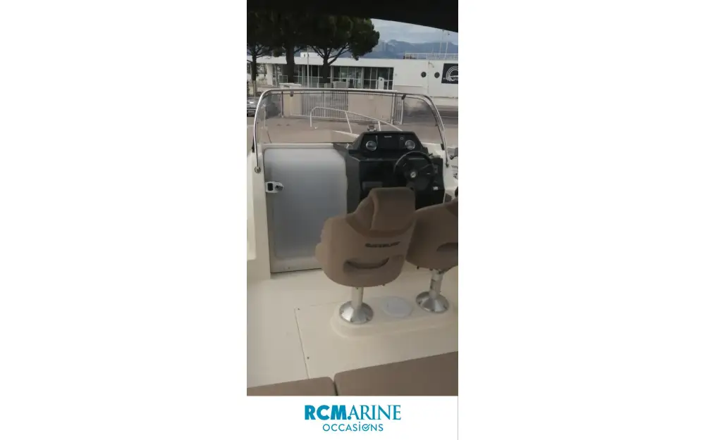 slider 15 Quicksilver Activ 675 Sundeck