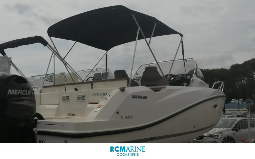 slider 16 Quicksilver  675Sundeck
