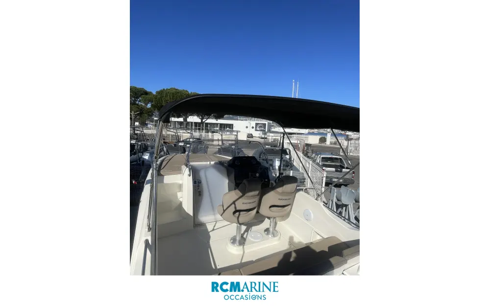 slider 7 Quicksilver  675Sundeck