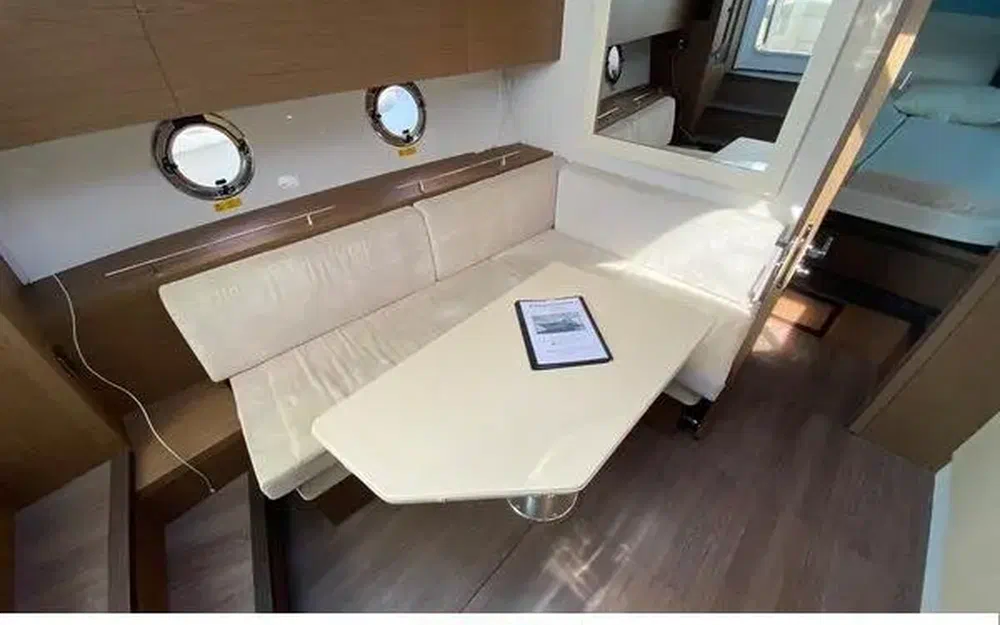 slider 11 Beneteau Gran Turismo 40