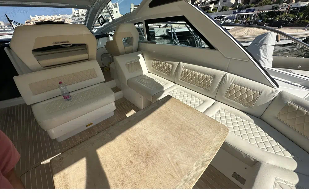 slider 7 Beneteau Gran Turismo 40