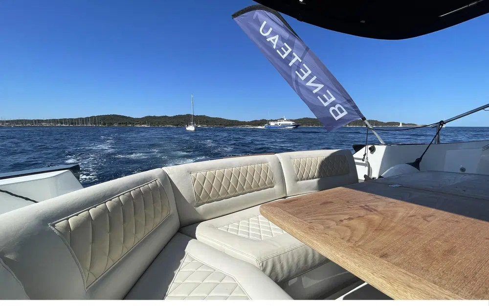 slider 8 Beneteau Gran Turismo 40