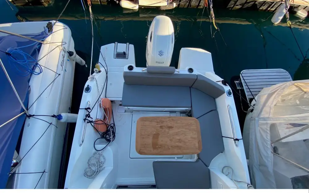 slider 3 Beneteau Antares 7 OB