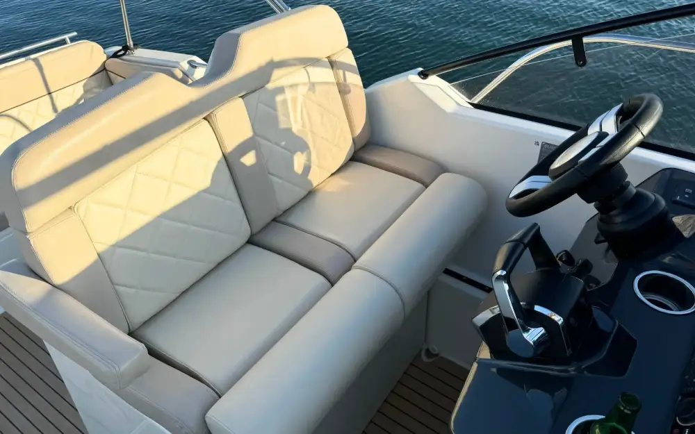 slider 11 Quicksilver Activ 875 Sundeck
