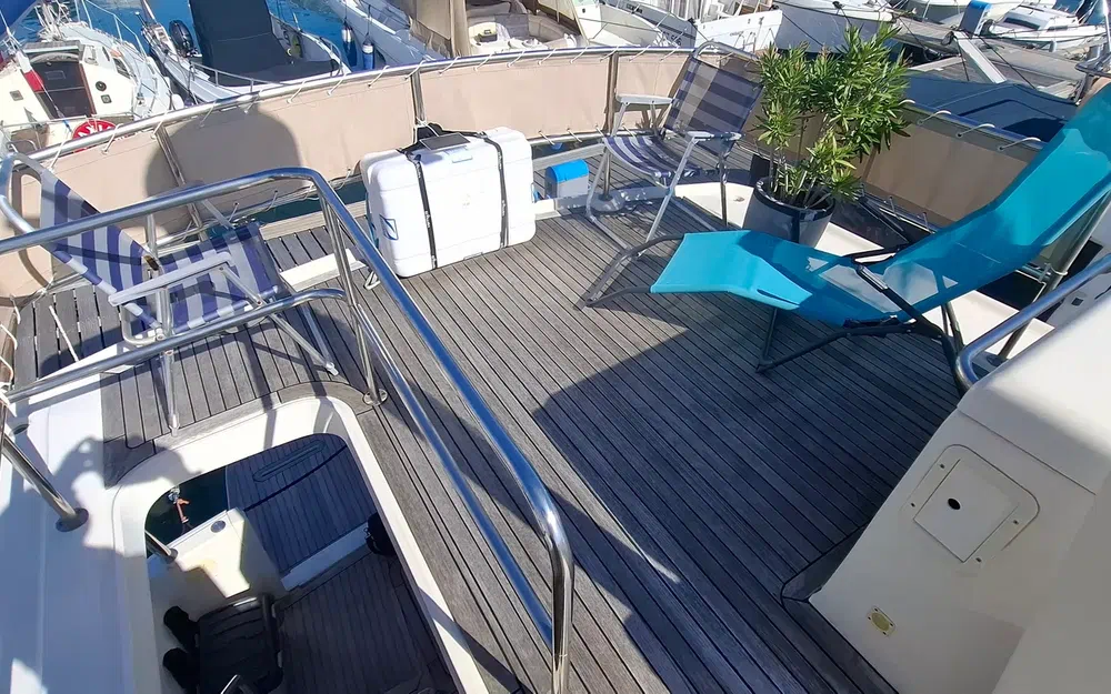 slider 25 Mainship 400 Expedition