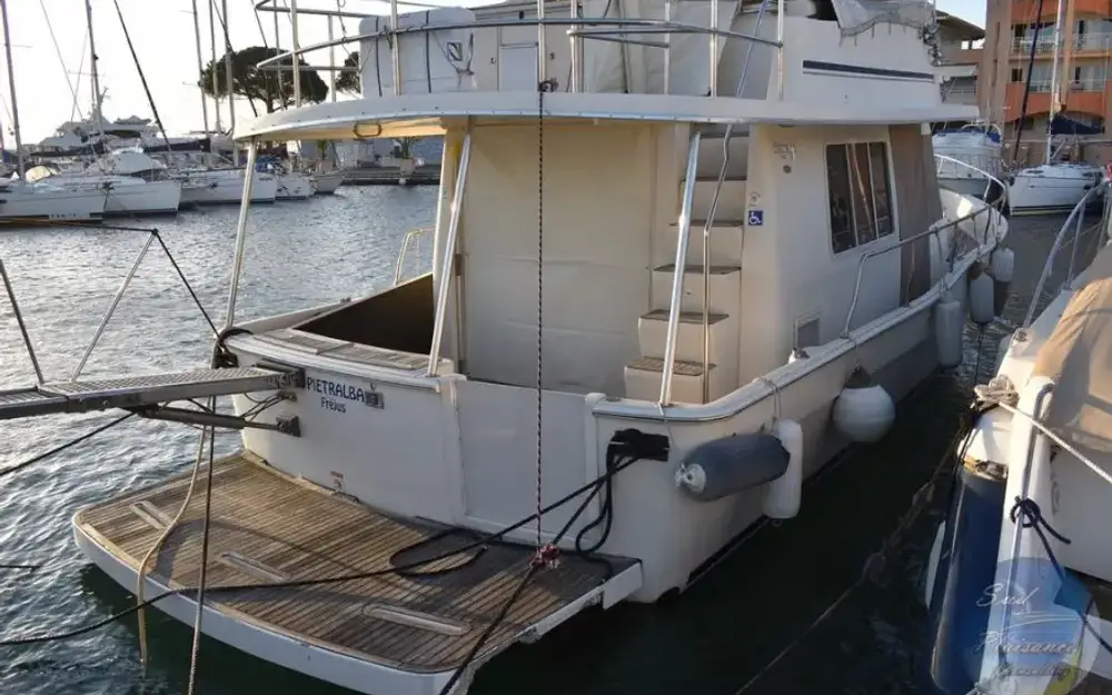 slider 2 Mainship  400 Expedition