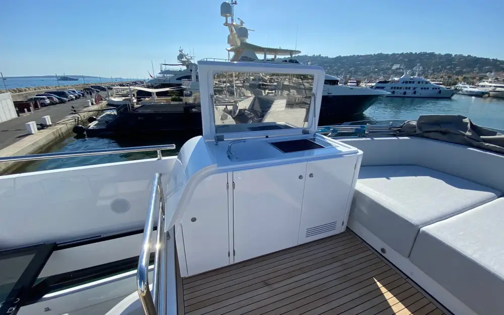 slider 23 Azimut  S8
