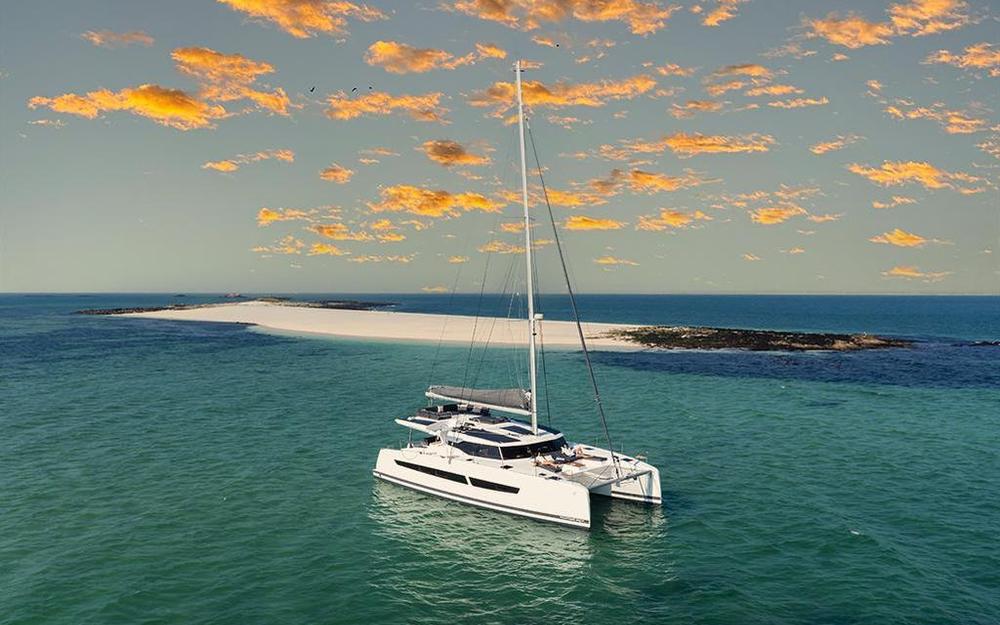 slider 2 Fountaine Pajot Aura 51