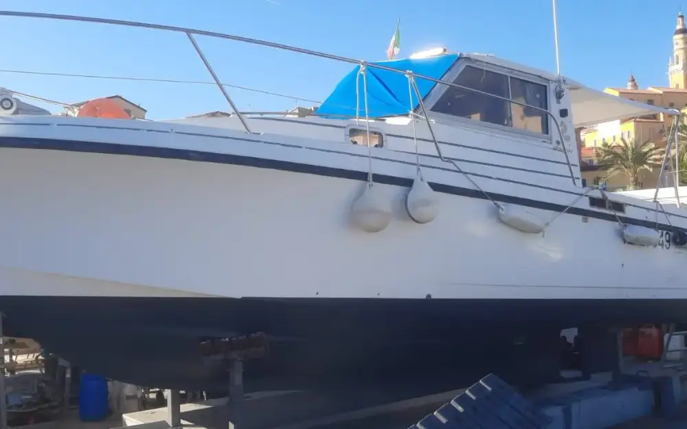 slider 1 Beneteau Antares 800