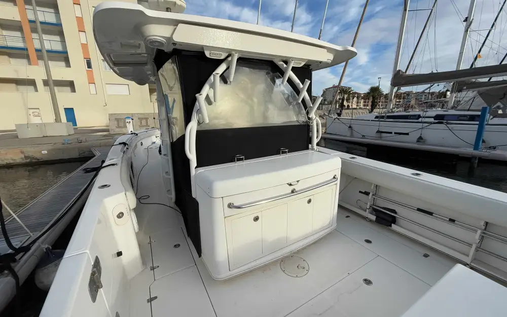 slider 17 Boston Whaler  370 Outrage