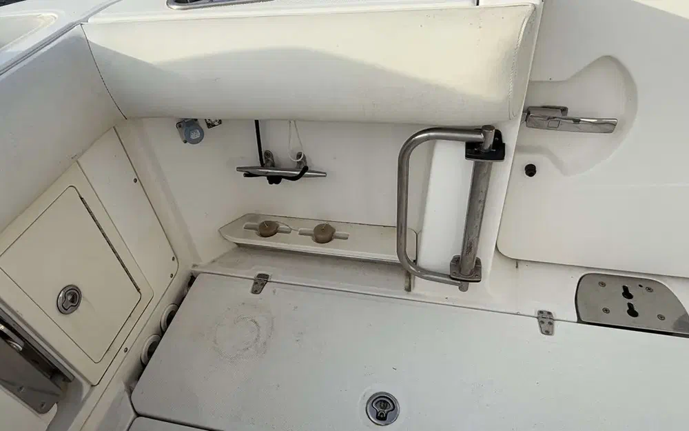 slider 22 Boston Whaler  370 Outrage