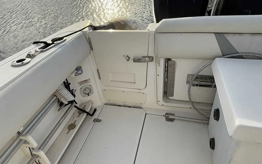 slider 23 Boston Whaler  370 Outrage