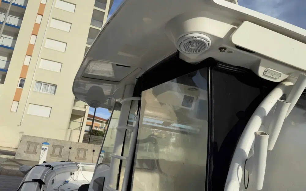 slider 26 Boston Whaler  370 Outrage