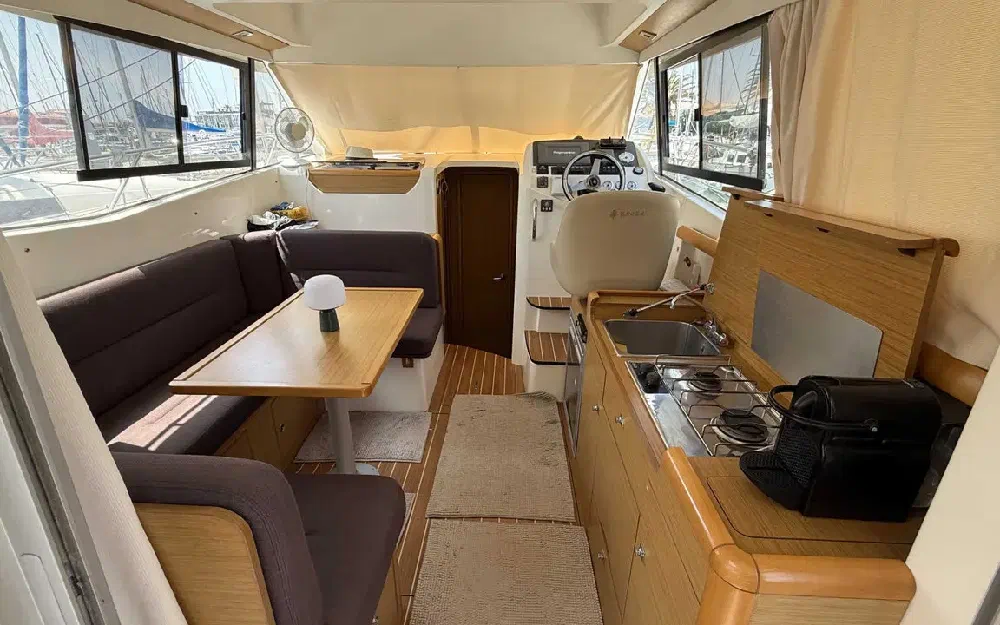 slider 31 Jeanneau Merry Fisher 10