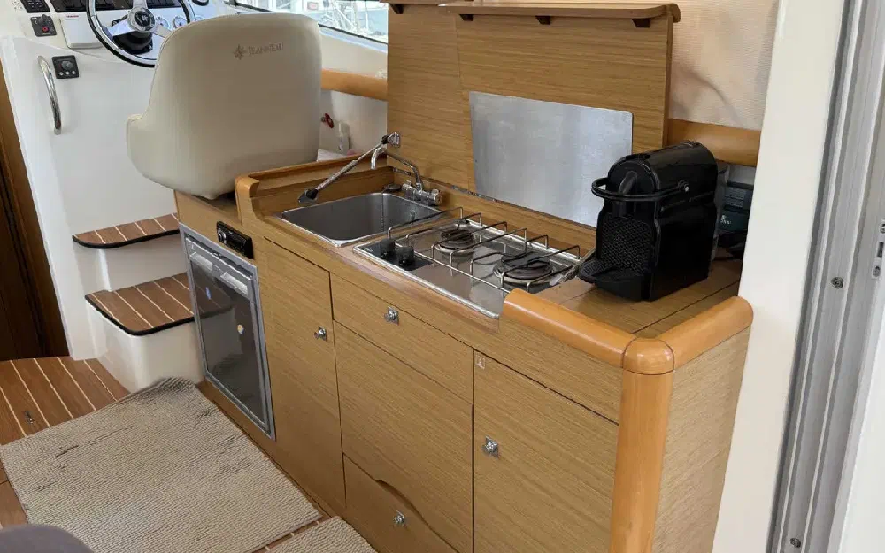 slider 35 Jeanneau Merry Fisher 10