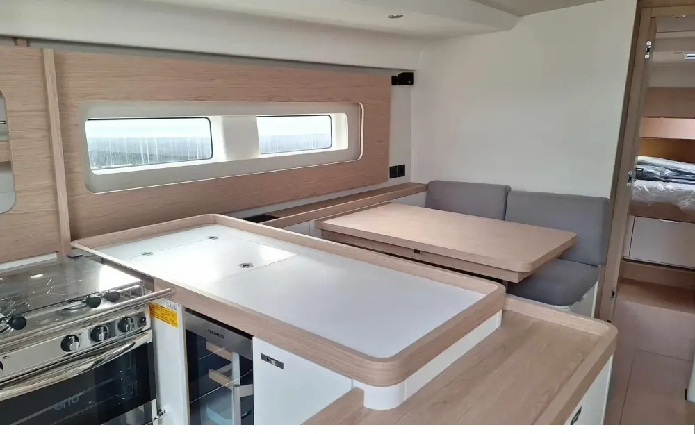 slider 9 Beneteau First 53