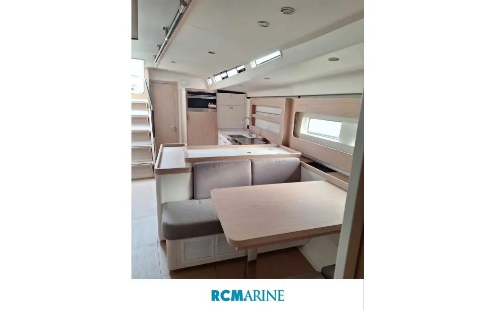 slider 11 Beneteau First 53