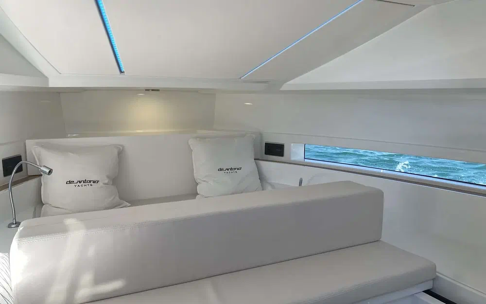 slider 5 De Antonio Yachts D32