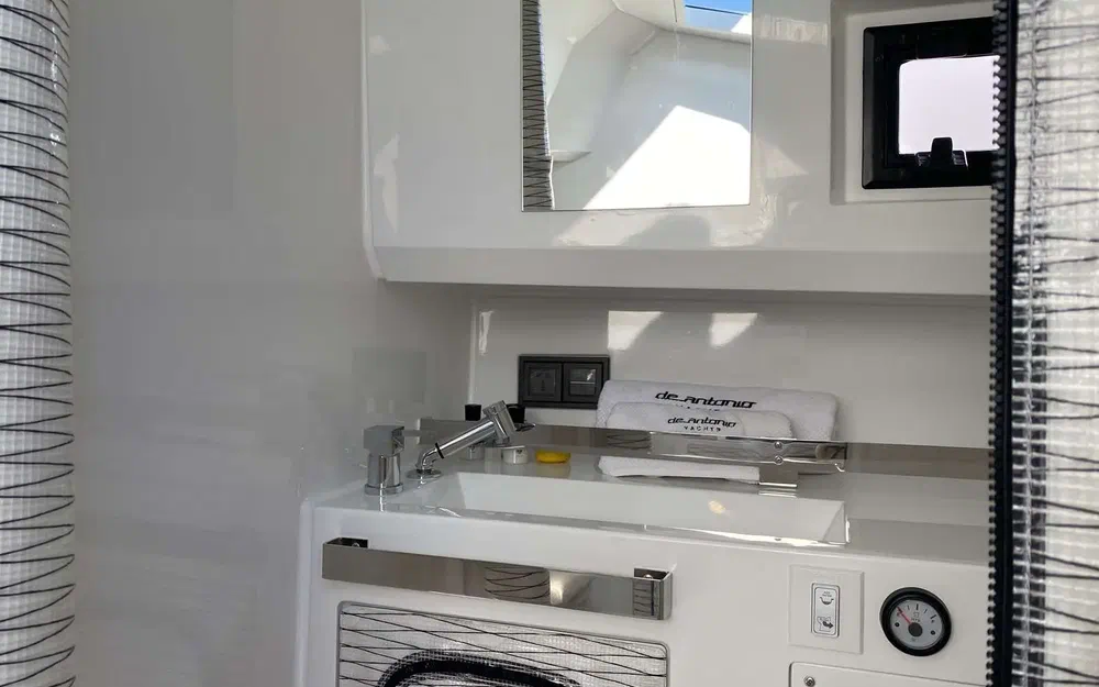 slider 7 De Antonio Yachts D32