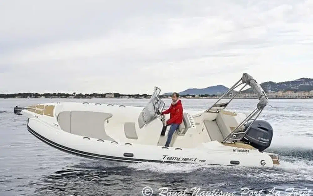 slider 0 Capelli Tempest 700