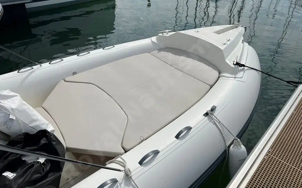 slider 1 Capelli Tempest 700